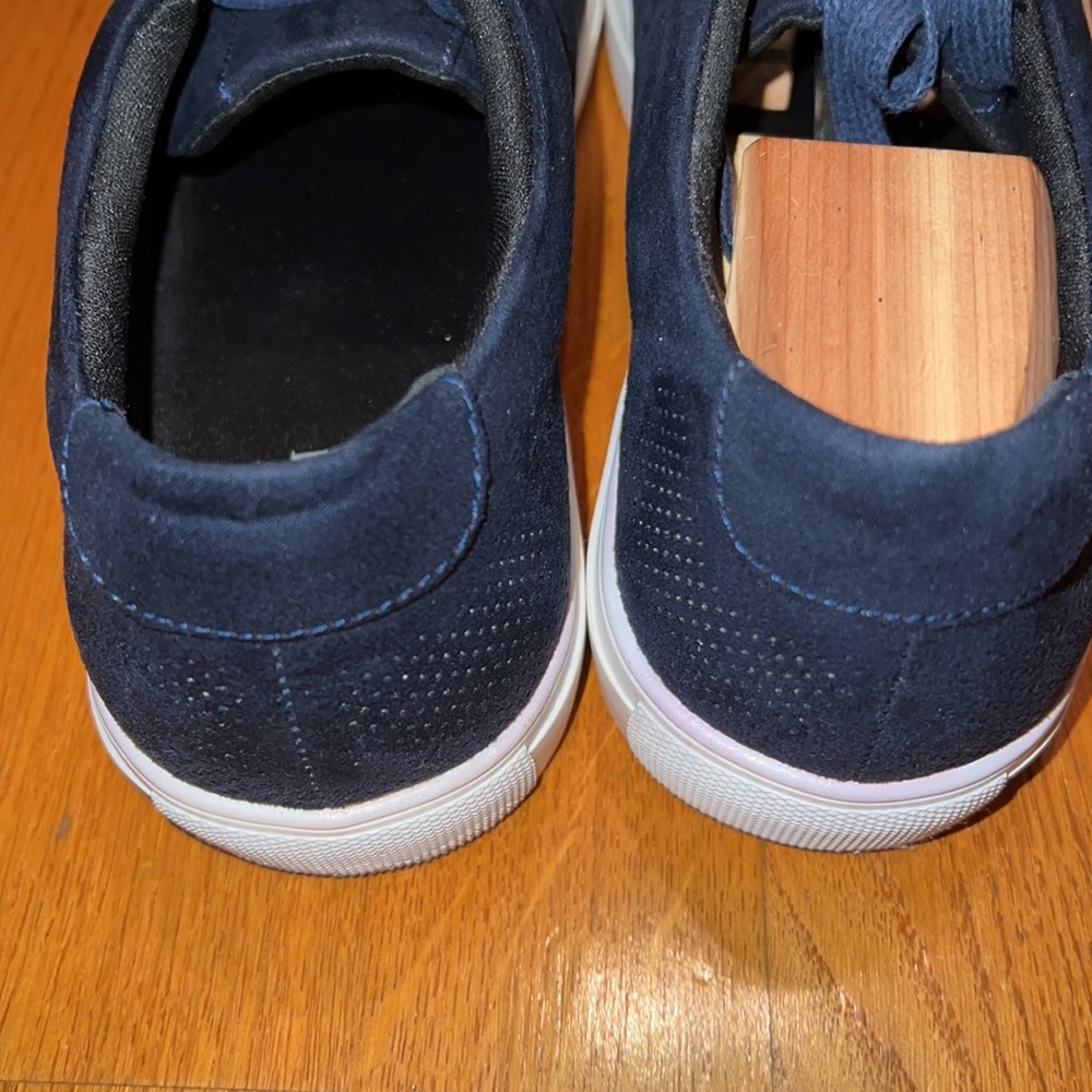 Men’s Casual Sneaker - Picture 5 of 5